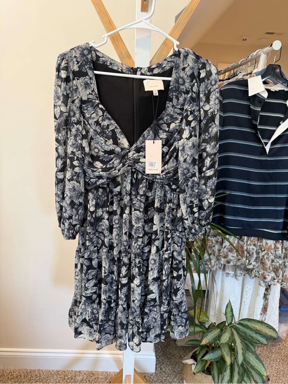 cinq a sept Black and White Floral Long Sleeve Dress